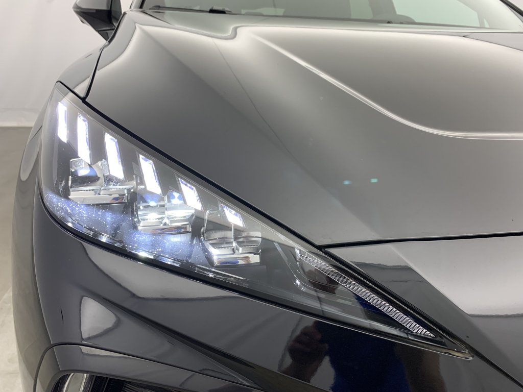 Photo véhicule 1 MG Mg4 Electric 64kWh - 320 kW 4WD XPOWER