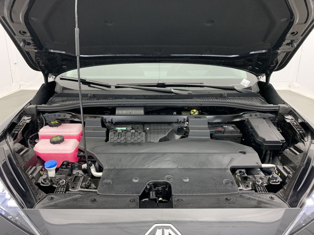 Photo véhicule 1 MG Mg4 ELECTRIC 77KWH - 180 KW 2WD LUXURY