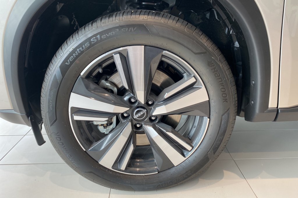 Photo véhicule 1 NISSAN X-trail E-POWER 204 ch N-Connecta