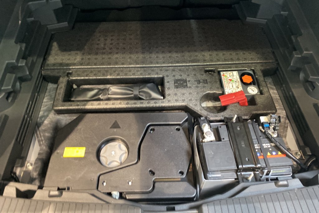 Photo véhicule 1 NISSAN X-trail E-POWER 204 ch N-Connecta