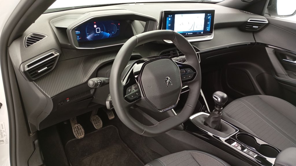 Photo véhicule 1 PEUGEOT 2008 PureTech 100 S S BVM6 Allure Pack