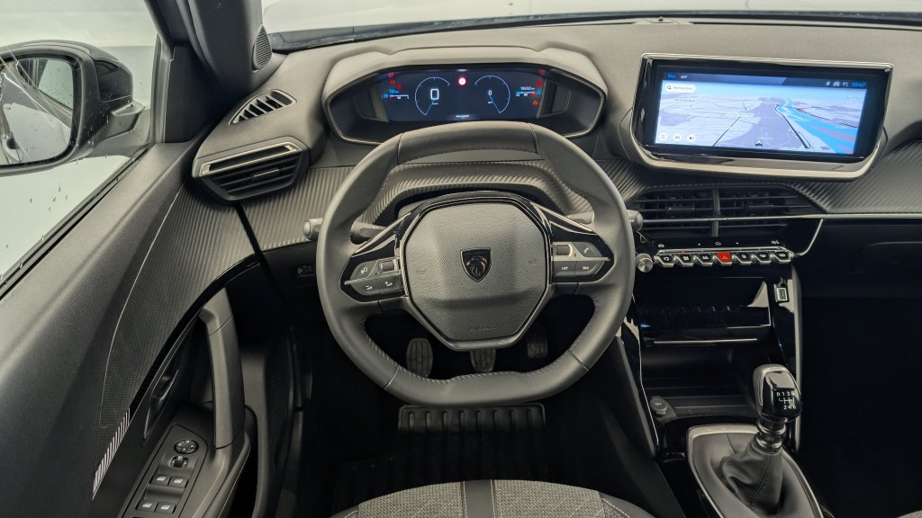 Photo véhicule 1 PEUGEOT 2008 PureTech 100 S S BVM6 Allure