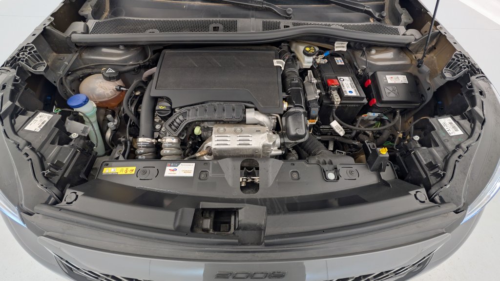 Photo véhicule 1 PEUGEOT 2008 PureTech 130 S S EAT8 Allure