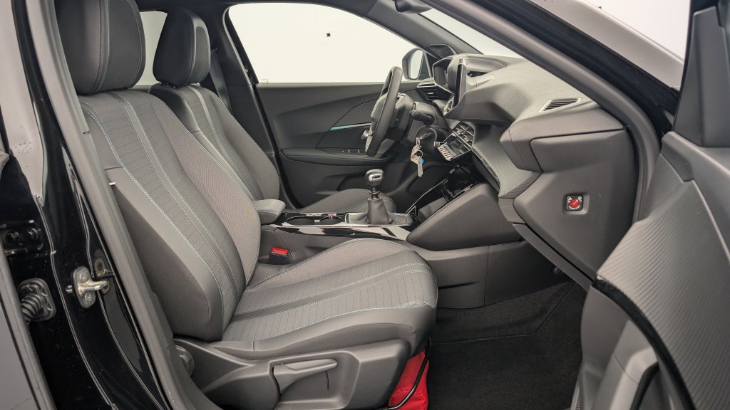 Photo véhicule 1 PEUGEOT 2008 PureTech 100 S S BVM6 Allure Pack