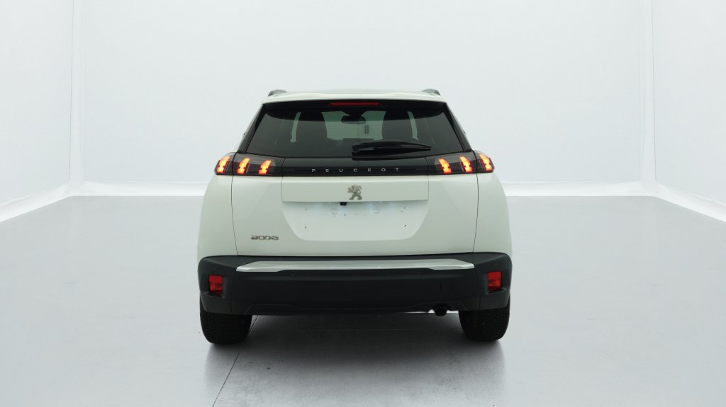 Photo véhicule 1 PEUGEOT 2008 PureTech 100 S S BVM6 Allure Pack