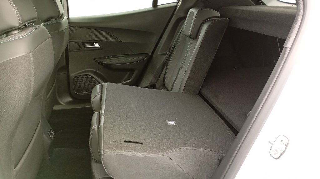 Photo véhicule 1 PEUGEOT 2008 PureTech 100 S S BVM6 Allure Pack