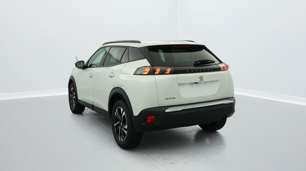 Photo véhicule 1 PEUGEOT 2008 PureTech 100 S S BVM6 Allure Pack