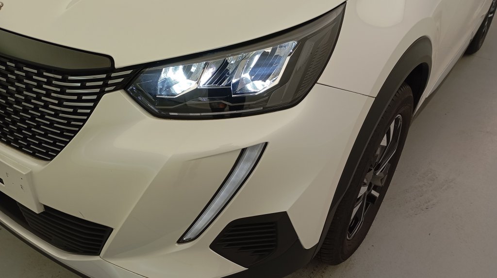 Photo véhicule 1 PEUGEOT 2008 PureTech 100 S S BVM6 Allure Pack