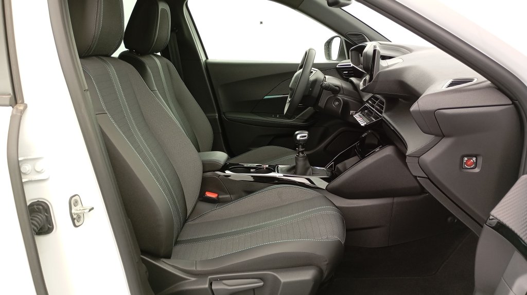 Photo véhicule 1 PEUGEOT 2008 PureTech 100 S S BVM6 Allure Pack