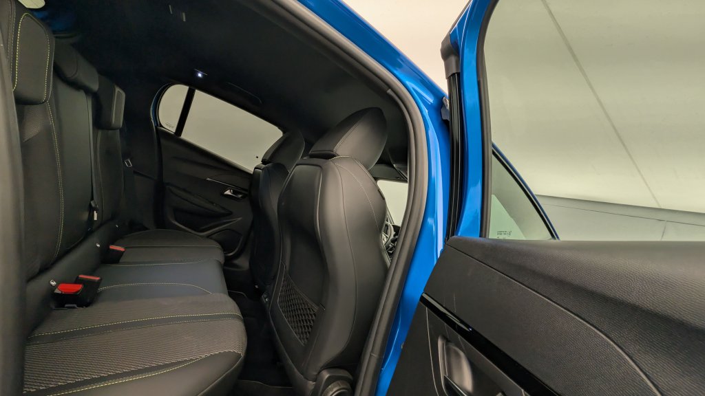 Photo véhicule 1 PEUGEOT 208 PureTech 100 S S BVM6 GT