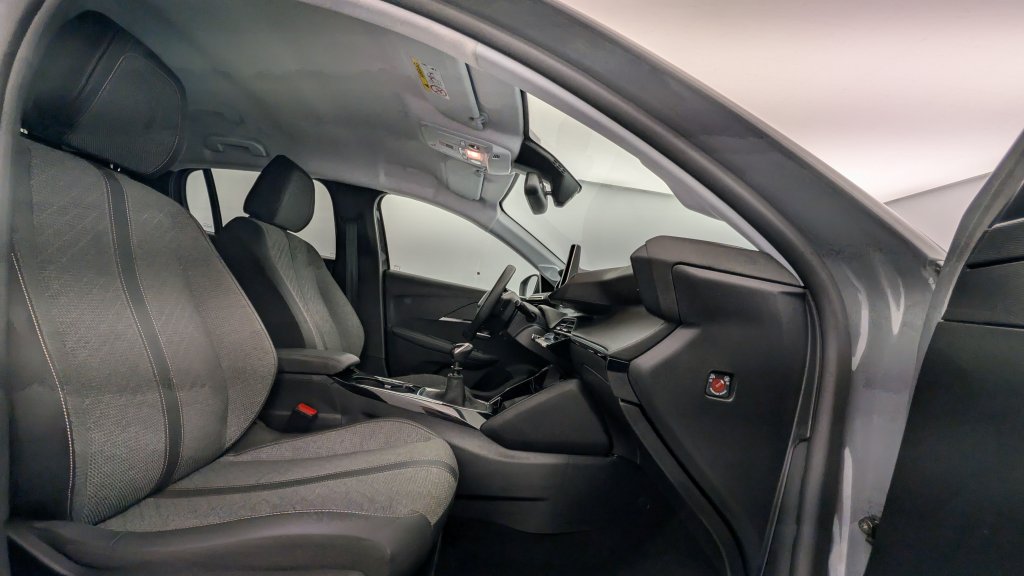 Photo véhicule 1 PEUGEOT 208 PureTech 100 S S BVM6 Allure