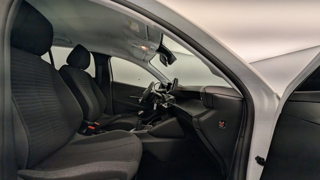 Photo véhicule 1 PEUGEOT 208 PureTech 100 S S BVM6 Active