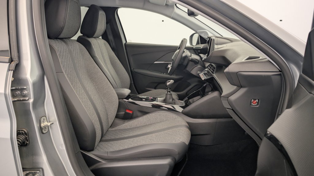 Photo véhicule 1 PEUGEOT 208 PureTech 100 S S BVM6 Allure
