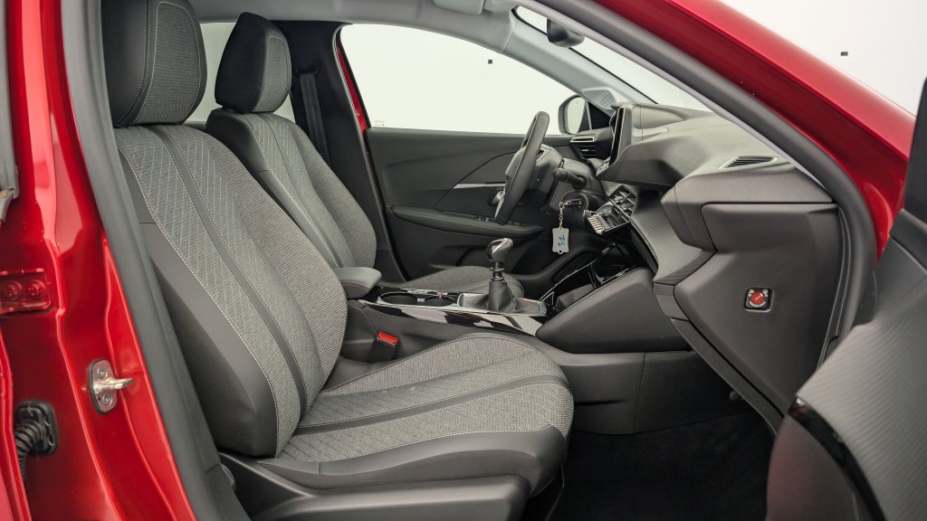 Photo véhicule 1 PEUGEOT 208 PureTech 100 S S BVM6 Allure