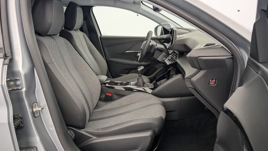 Photo véhicule 1 PEUGEOT 208 PureTech 100 S S BVM6 Allure
