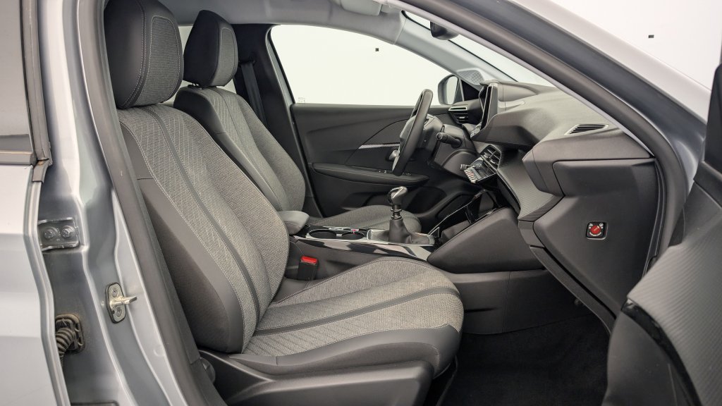 Photo véhicule 1 PEUGEOT 208 PureTech 100 S S BVM6 Allure