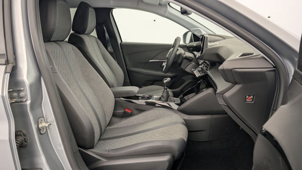 Photo véhicule 1 PEUGEOT 208 PureTech 100 S S BVM6 Allure