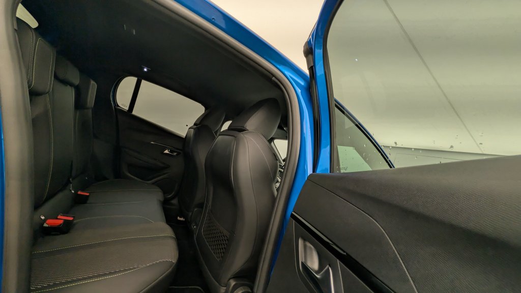 Photo véhicule 1 PEUGEOT 208 PureTech 100 S S BVM6 GT