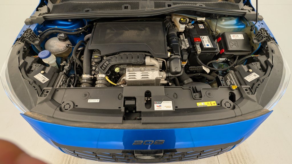 Photo véhicule 1 PEUGEOT 208 PureTech 100 S S BVM6 GT