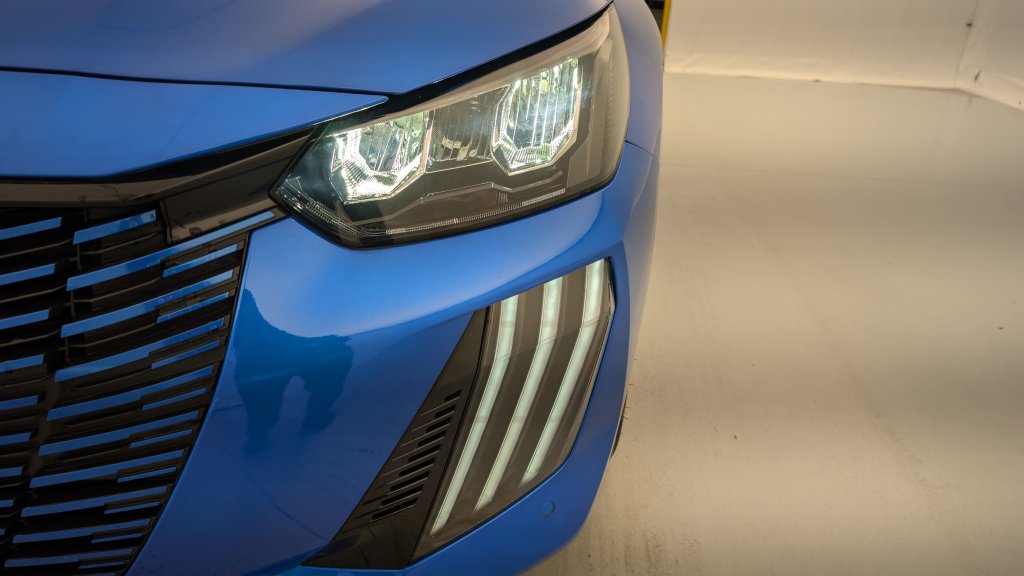 Photo véhicule 1 PEUGEOT 208 PureTech 100 S S BVM6 Allure