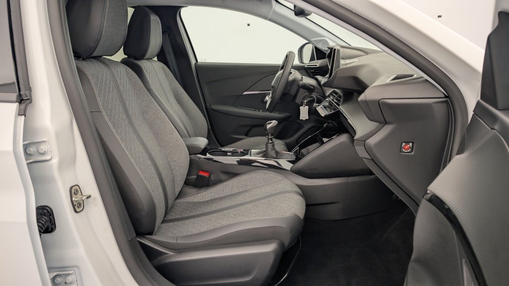 Photo véhicule 1 PEUGEOT 208 PureTech 100 S S BVM6 Allure