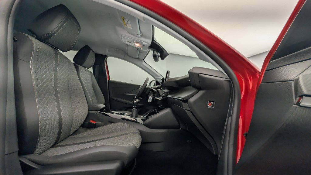 Photo véhicule 1 PEUGEOT 208 PureTech 100 S S BVM6 Allure