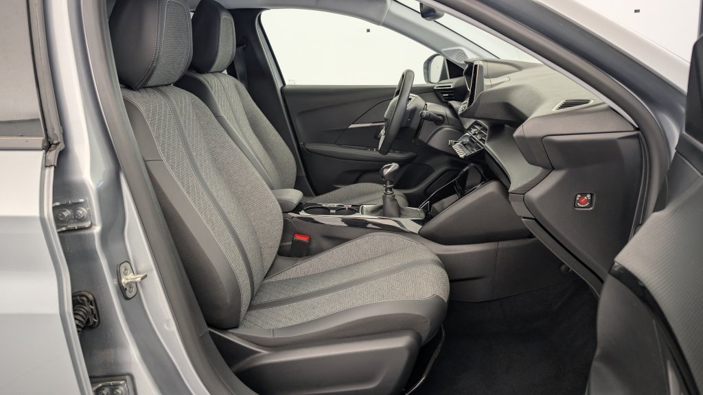Photo véhicule 1 PEUGEOT 208 PureTech 100 S S BVM6 Allure