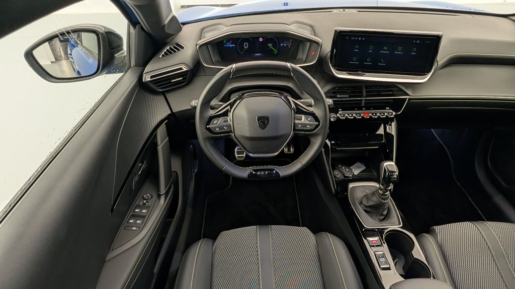 Photo véhicule 1 PEUGEOT 208 PureTech 100 S S BVM6 GT