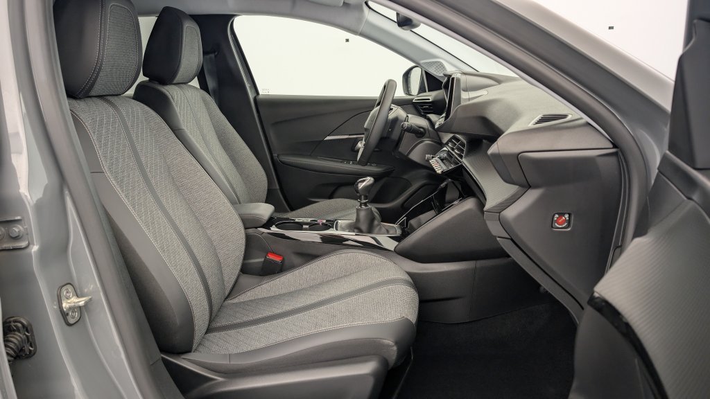 Photo véhicule 1 PEUGEOT 208 PureTech 100 S S BVM6 Allure