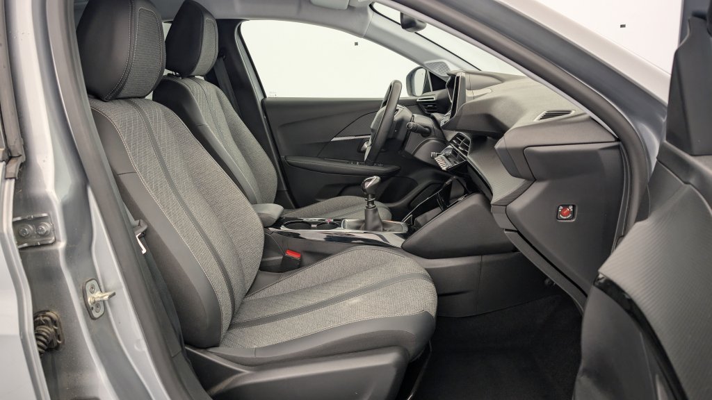 Photo véhicule 1 PEUGEOT 208 PureTech 100 S S BVM6 Allure