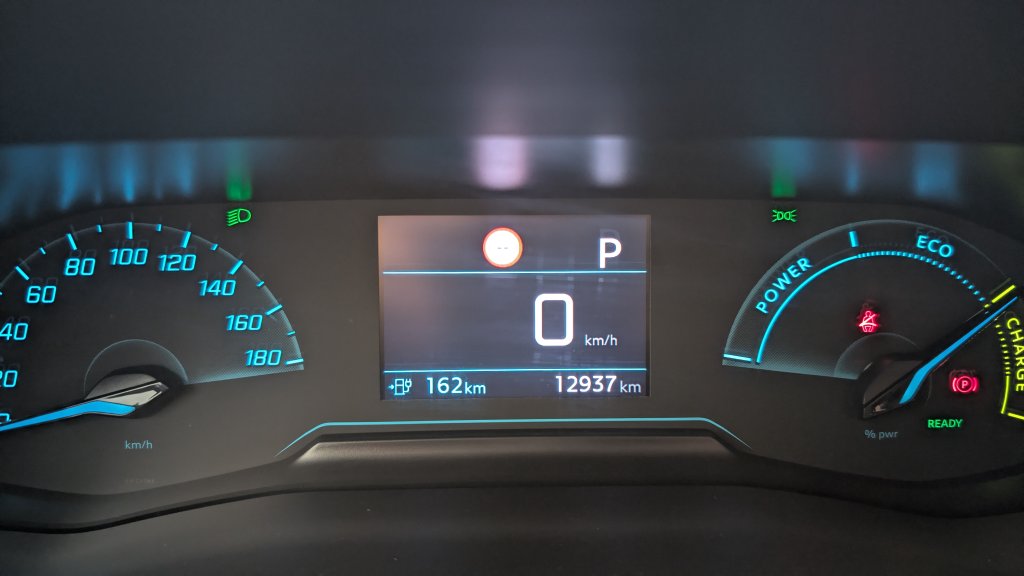Photo véhicule 1 PEUGEOT 208 electrique 50 KWH 136CH ALLURE