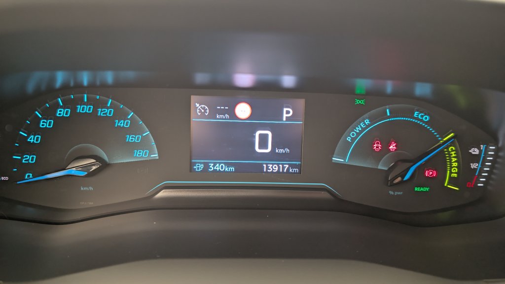 Photo véhicule 1 PEUGEOT 208 electrique 50 KWH 136CH ALLURE