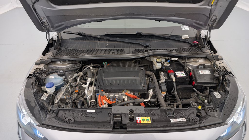 Photo véhicule 1 PEUGEOT 208 electrique 50 KWH 136CH ALLURE