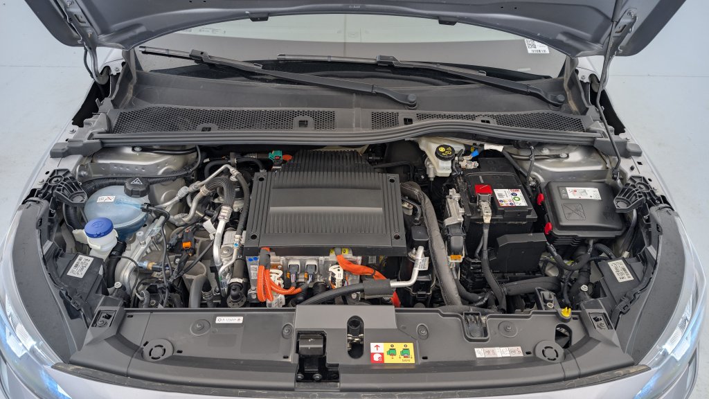 Photo véhicule 1 PEUGEOT 208 electrique 50 KWH 136CH ALLURE