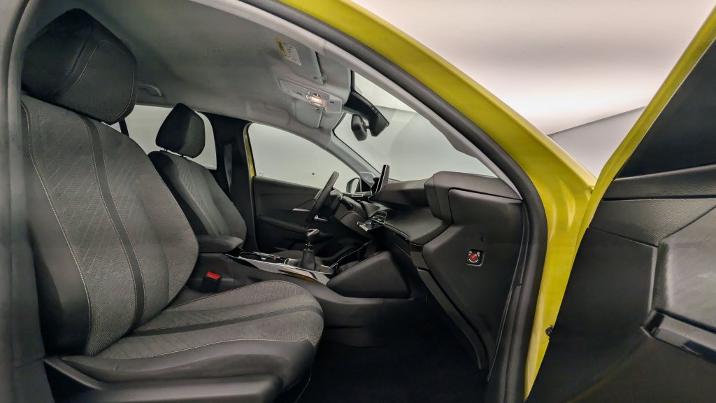 Photo véhicule 1 PEUGEOT 208 PureTech 100 S S BVM6 Allure