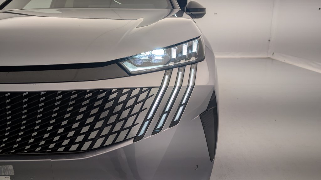 Photo véhicule 1 PEUGEOT 3008 Hybrid 145 e-DCS6 GT