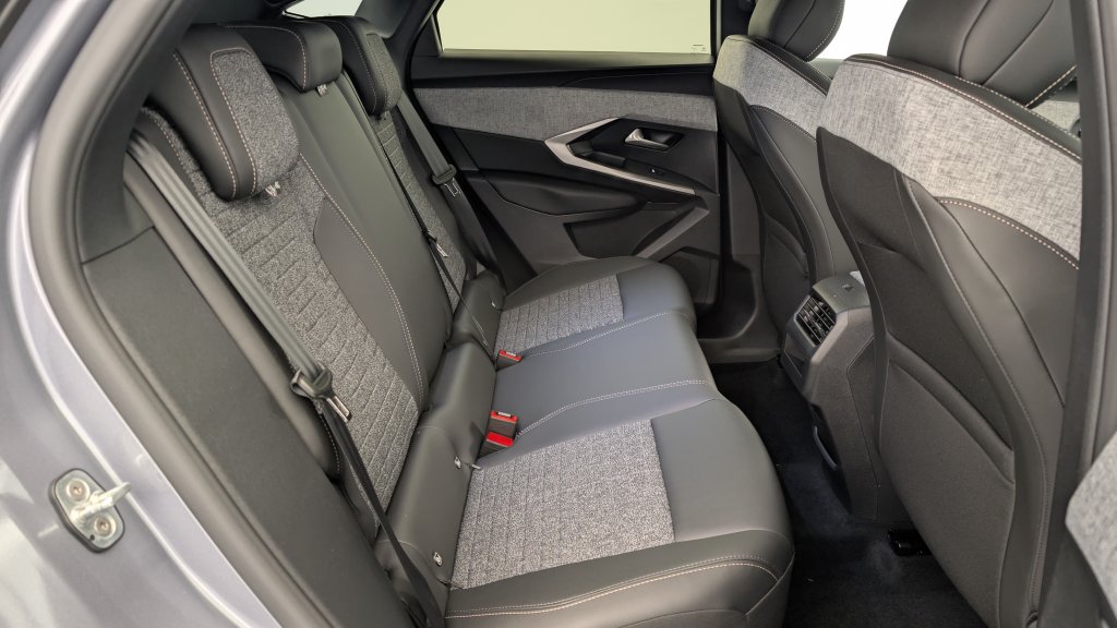 Photo véhicule 1 PEUGEOT 3008 Hybrid 145 e-DCS6 Allure