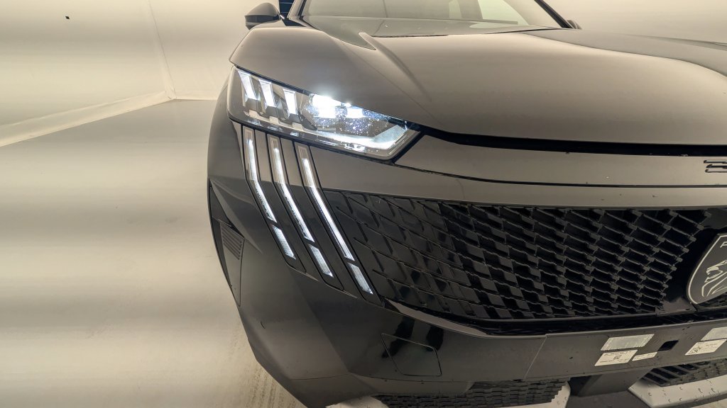 Photo véhicule 1 PEUGEOT 3008 Hybrid 145 e-DCS6 GT
