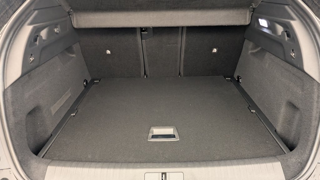 Photo véhicule 1 PEUGEOT 3008 Hybrid 145 e-DCS6 GT