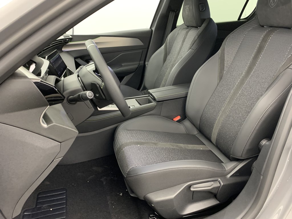 Photo véhicule 1 PEUGEOT 308 BlueHDi 130ch S S EAT8 GT