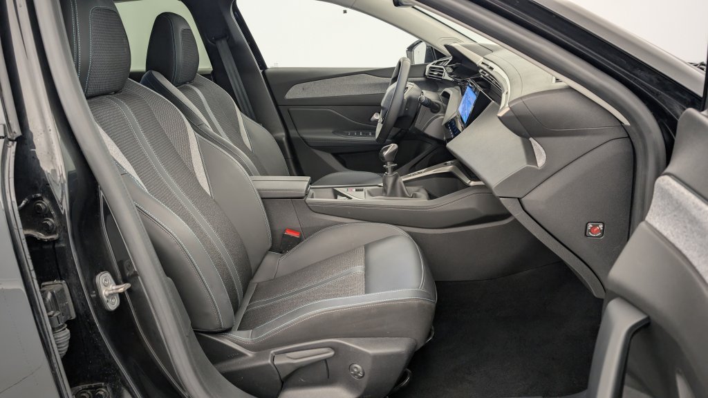 Photo véhicule 1 PEUGEOT 308 PureTech 130ch S S BVM6 Allure