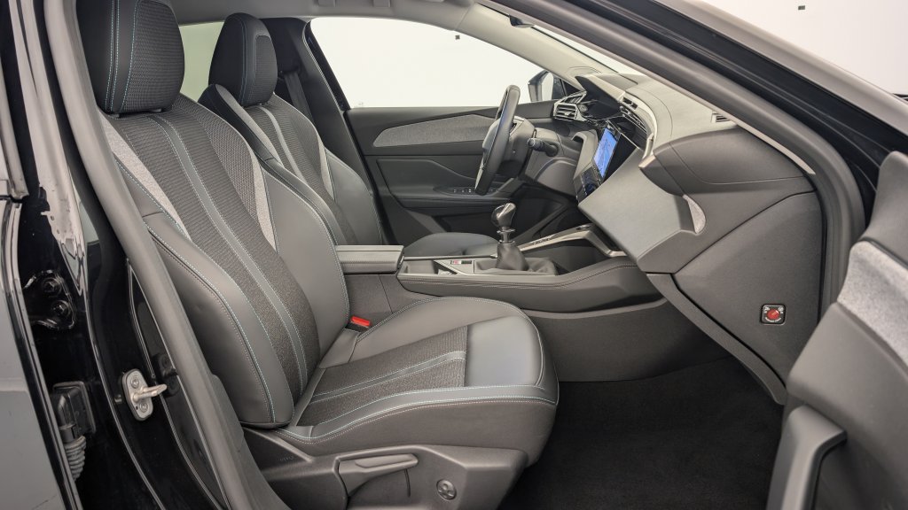Photo véhicule 1 PEUGEOT 308 PureTech 130ch S S BVM6 Allure
