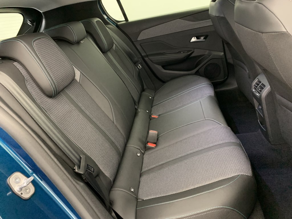 Photo véhicule 1 PEUGEOT 308 BlueHDi 130ch S S EAT8 Allure