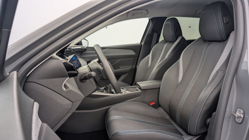 Photo véhicule 1 PEUGEOT 308 PureTech 130ch S S BVM6 Allure
