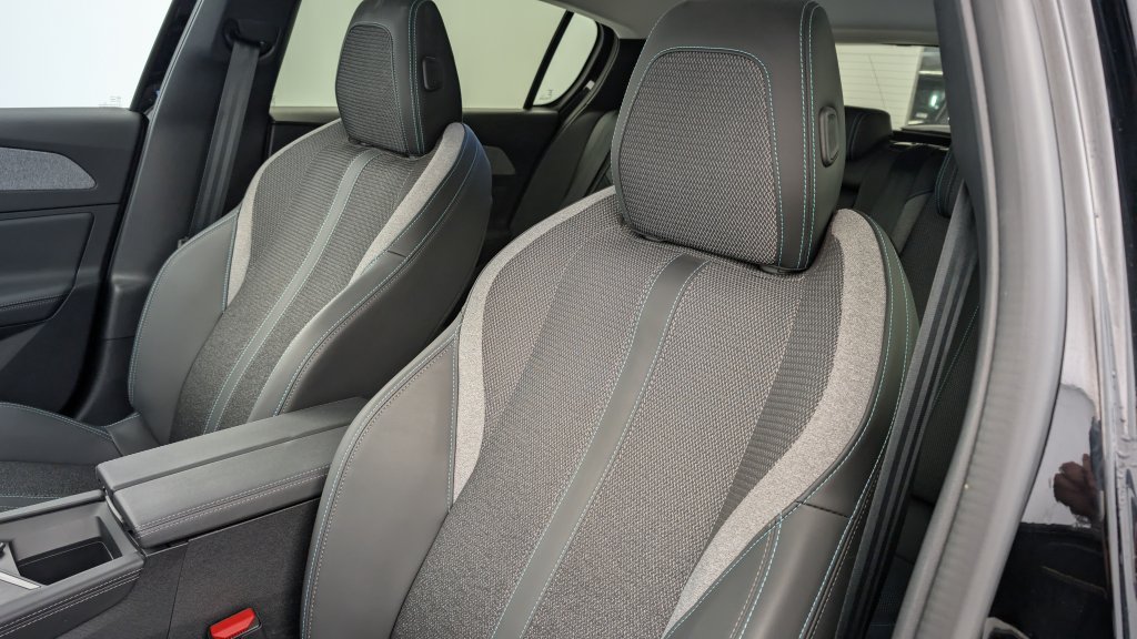 Photo véhicule 1 PEUGEOT 308 PureTech 130ch S S BVM6 Allure