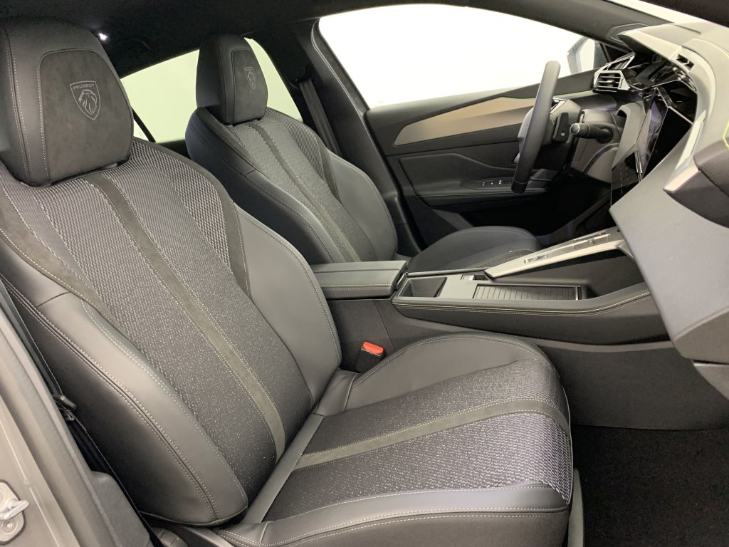Photo véhicule 1 PEUGEOT 308 BlueHDi 130ch S S EAT8 GT