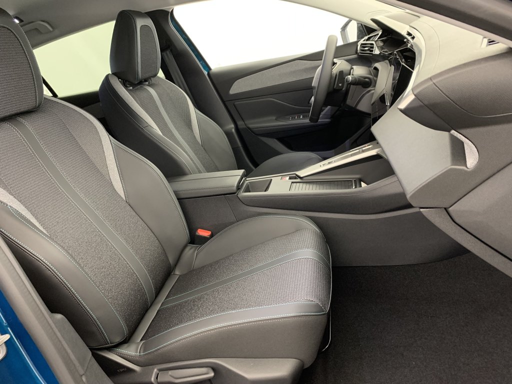 Photo véhicule 1 PEUGEOT 308 BlueHDi 130ch S S EAT8 Allure