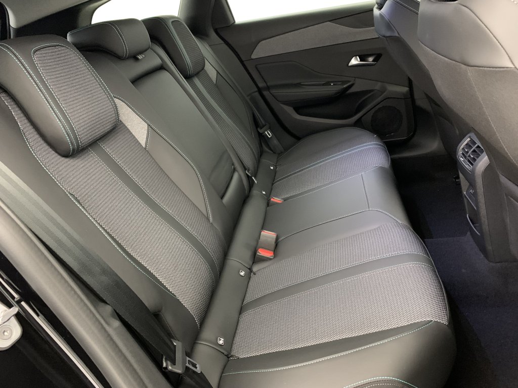 Photo véhicule 1 PEUGEOT 308 SW PureTech 130ch S S EAT8 Allure