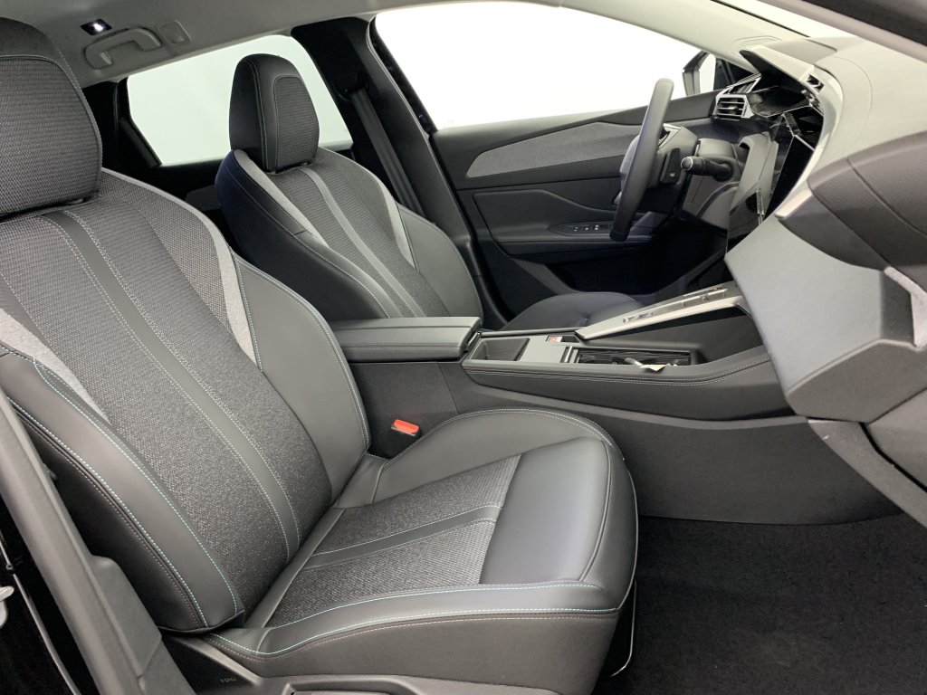 Photo véhicule 1 PEUGEOT 308 SW PureTech 130ch S S EAT8 Allure