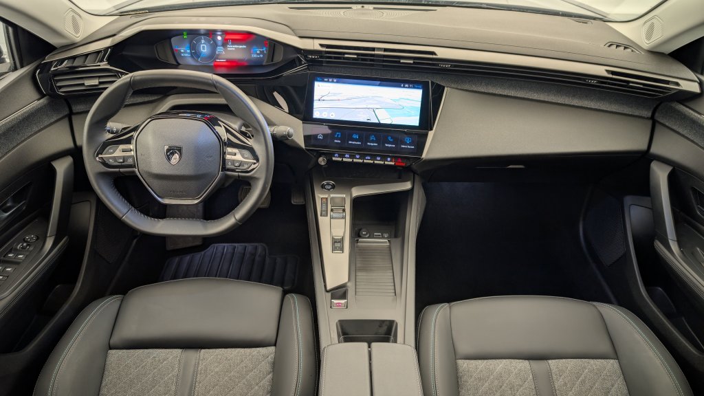 Photo véhicule 1 PEUGEOT 408 PureTech 130 ch S S EAT8 Allure
